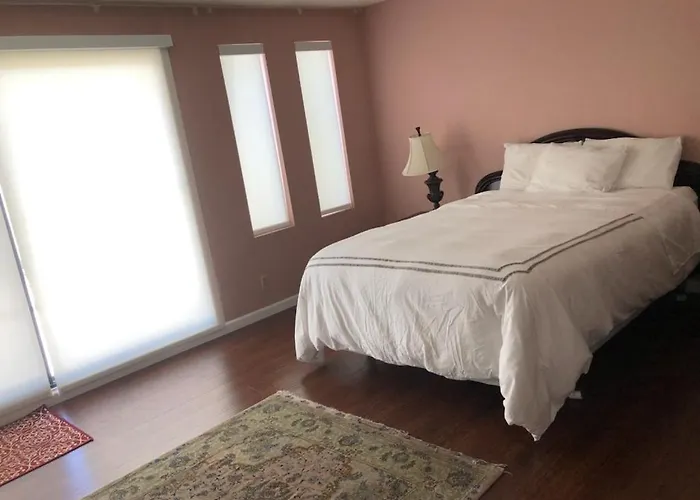 Hollywood Hills Private Room